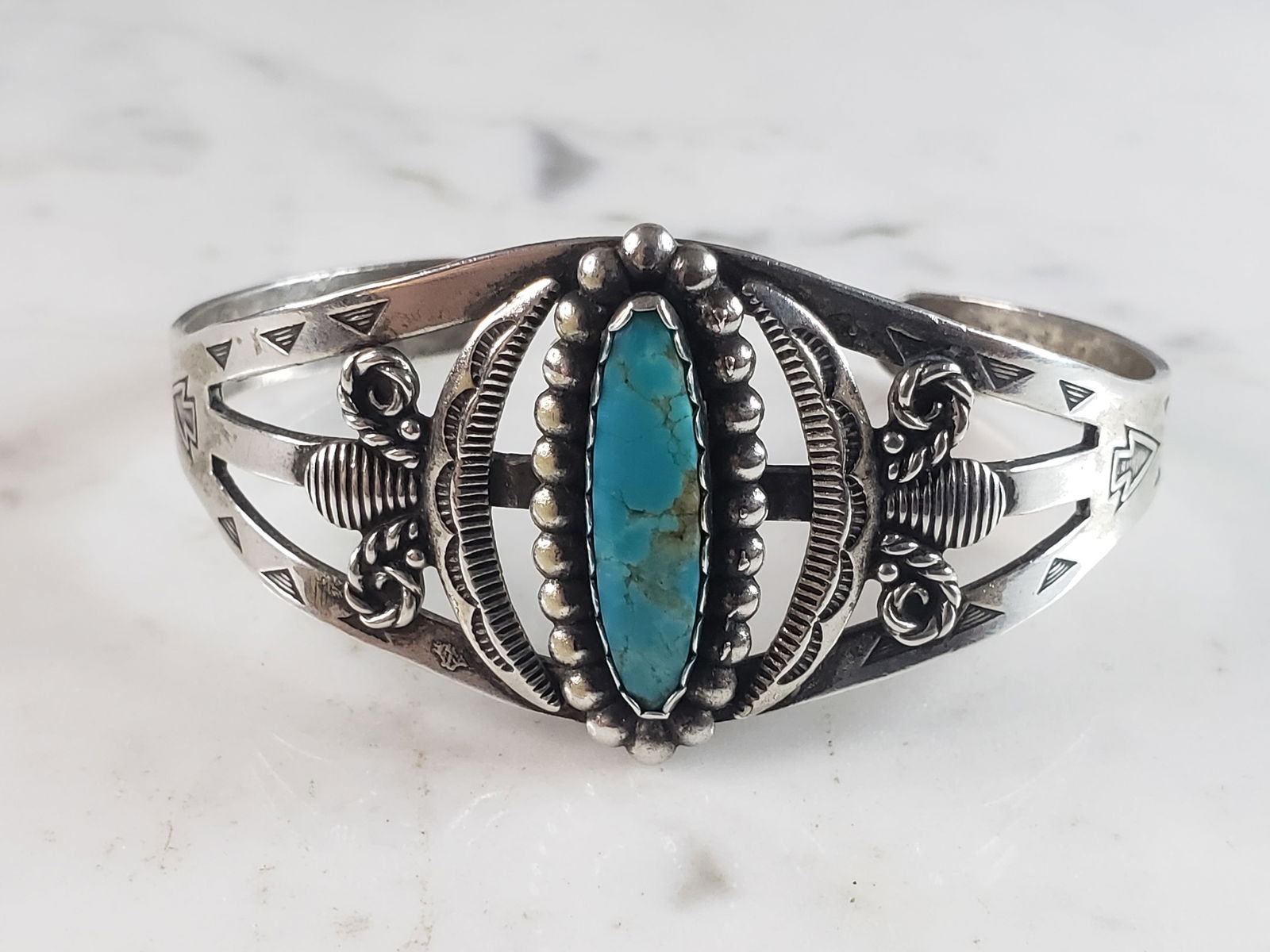 Womens Vintage Estate Sterling Silver Southwestern Turquoise Cuff Bracelet (1 of 4)