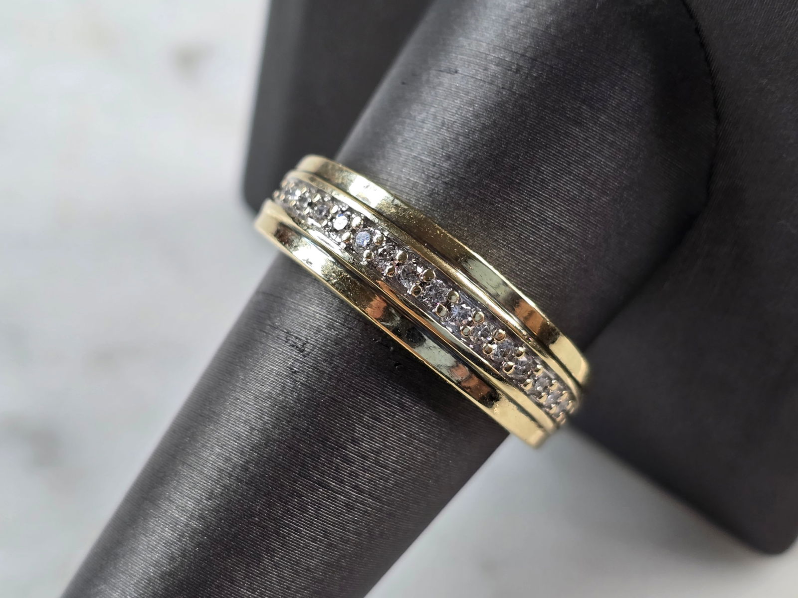 Mens Vintage Estate 10k Yellow Gold Diamond Ring (1 of 6)