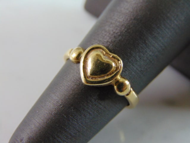Womens Vintage Estate 14k Yellow Gold Heart Ring (1 of 5)