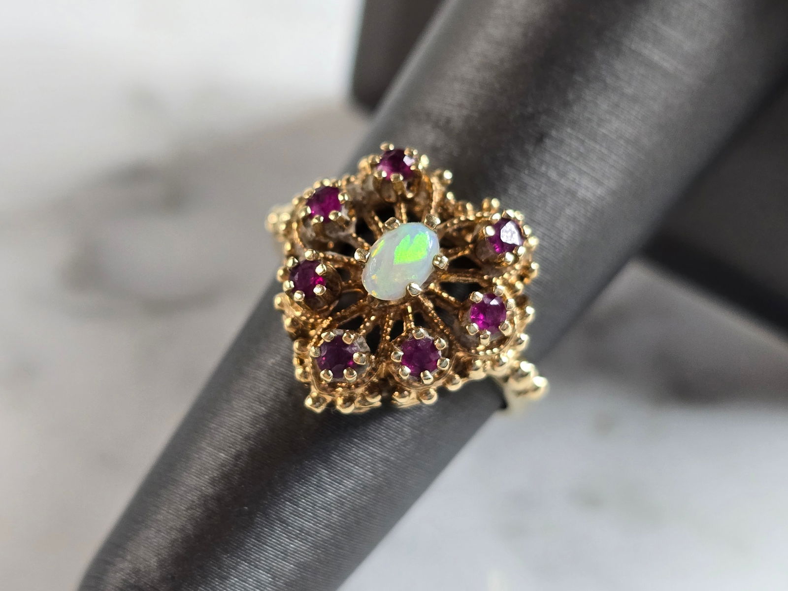 Womens Vintage Estate 10K Yellow Gold Opal Amethyst Heart Ring: A WOMENS VINTAGE ESTATE 10K YELLOW GOLD OPAL AMETHYST HEART RING. THE RING WEIGHS 3.7g, AND IS A SIZE 6.0. THE LENGTH OF THE RING IS 5/8". THIS MAKES A LOVELY GIFT FOR THAT SOMEONE SPECIAL. ANY QUESTI