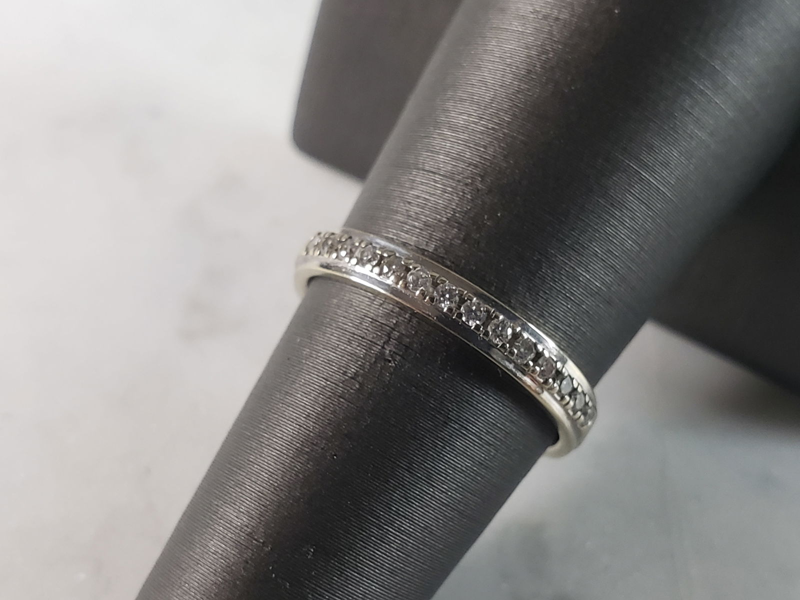 Womens Vintage Estate 10K White Gold Diamond Ring (1 of 5)