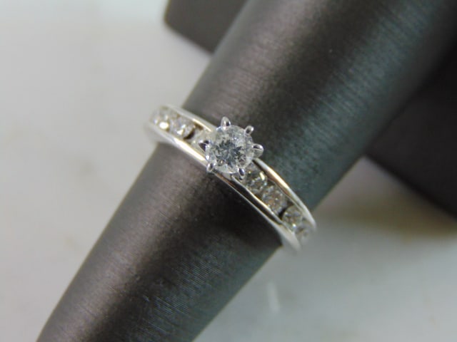 Womens Vintage Estate Platinum Diamond Ring (1 of 5)