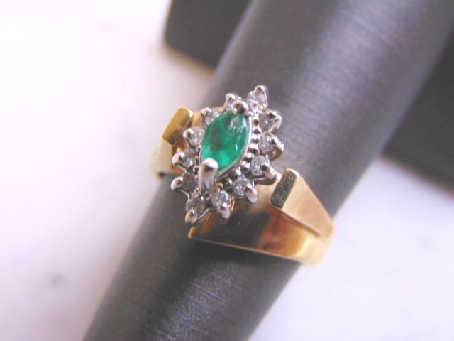 Womens Vintage 14K Yellow Gold Emerald & Diamond Ring (1 of 4)