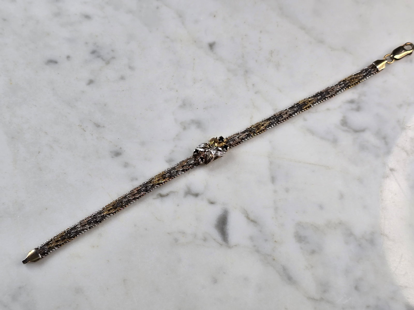 Womens Vintage Estate Sterling Silver Modernist Bracelet: A WOMENS VINTAGE ESTATE STERLING SILVER MODERNIST BRACELET . BRACELET WEIGHS 13.0g AND MEASURES 8 1/4" LONG BY 3/8" WIDE. MAKES A GREAT GIFT FOR THAT SOMEONE SPECIAL. IF ANY QUESTIONS, PLEASE ASK. BE