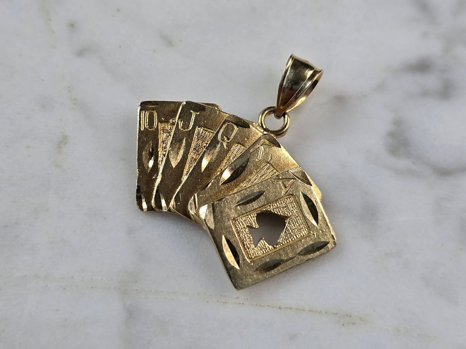 Womens Vintage Estate 10K Gold Royal Flush Poker Pendant (1 of 3)