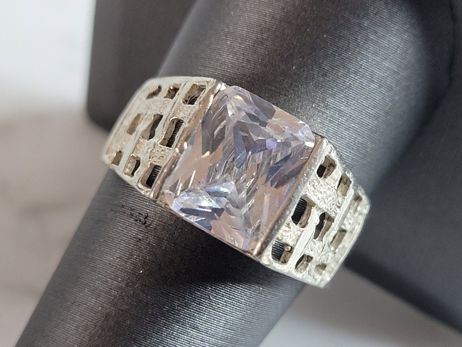 Mens Vintage Estate Sterling Silver CZ Ring (1 of 5)