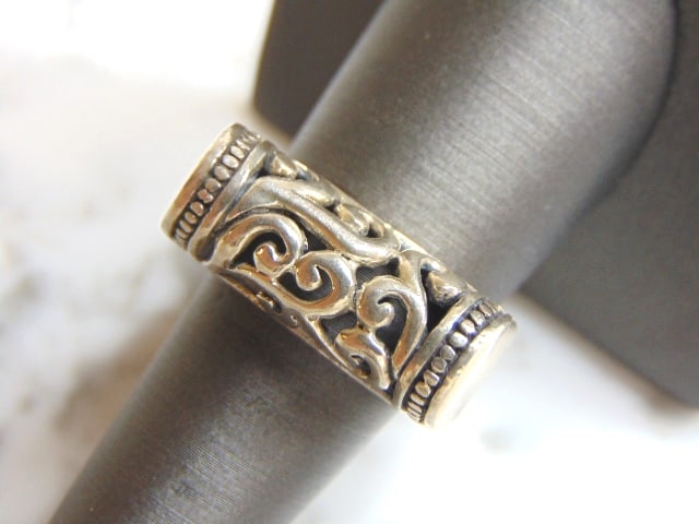 Womens Vintage Estate Sterling Silver Ring (1 of 4)