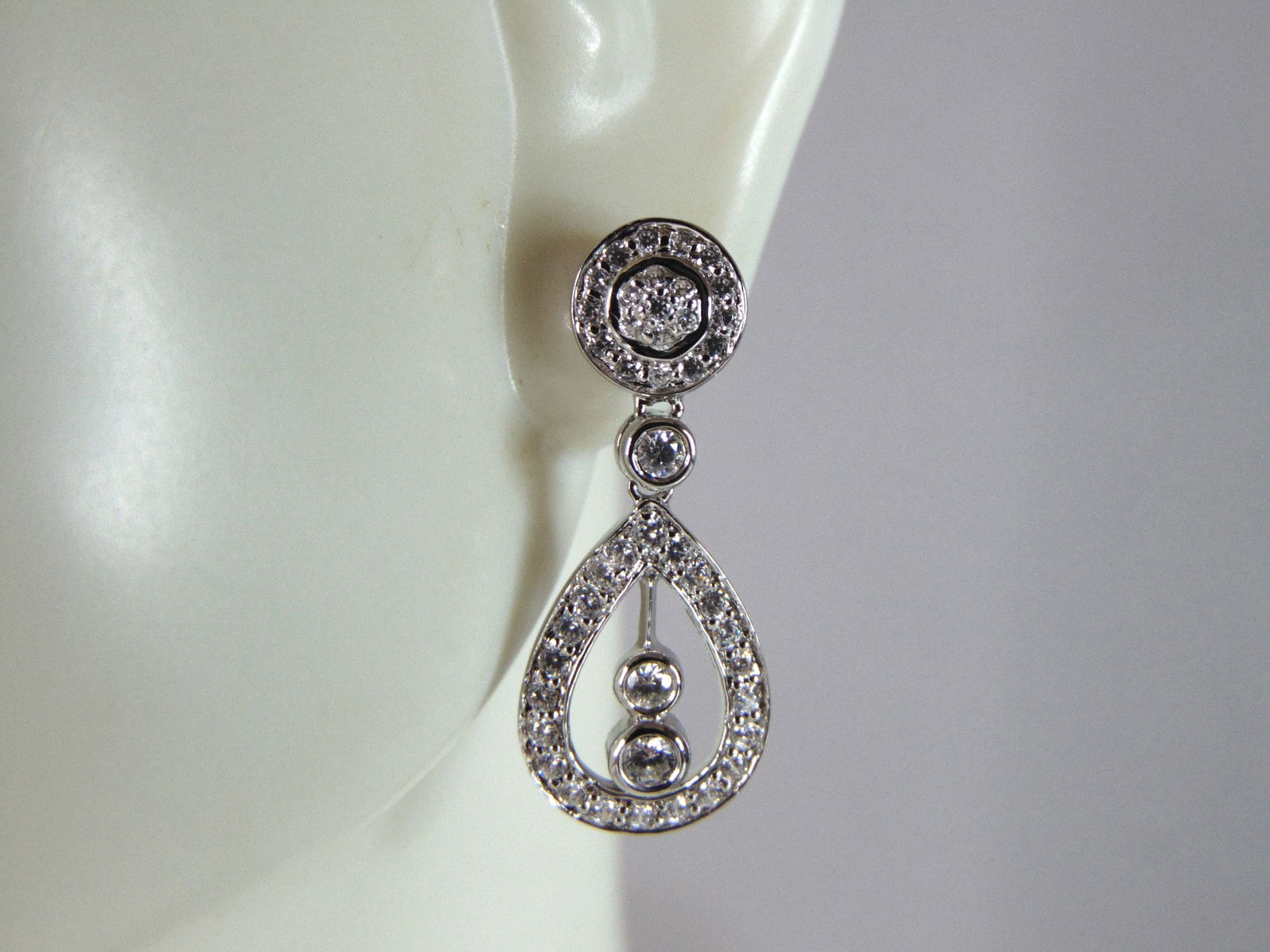 Womens Vintage Estate Sterling Silver CZ Earrings (1 of 3)