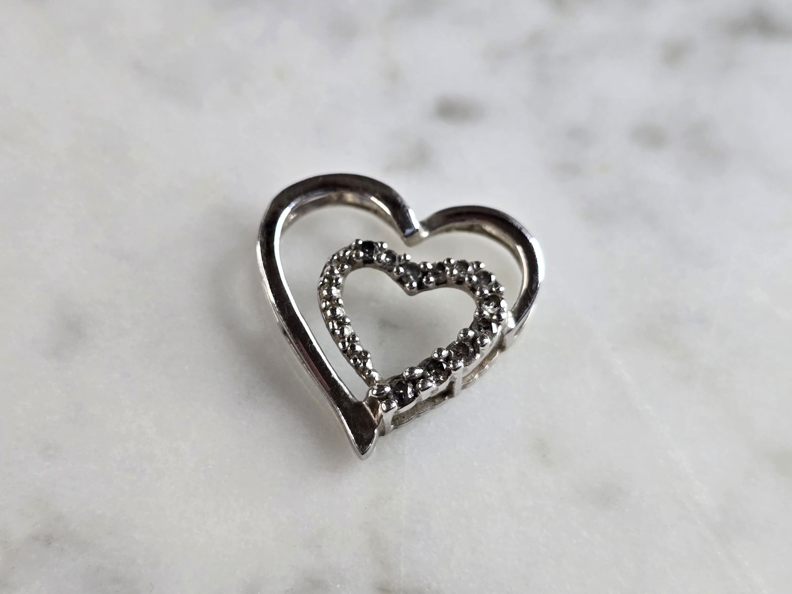 Womens Vintage Estate 10K White Gold Heart Diamond Pendant (1 of 3)