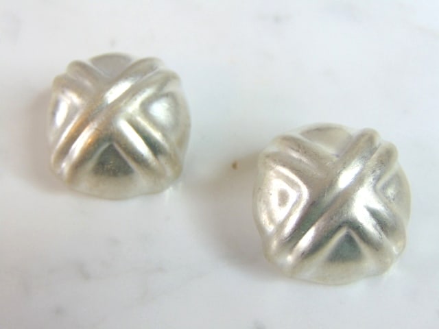 Womens Vintage Estate Sterling Silver Clip On Earrings (1 of 2)
