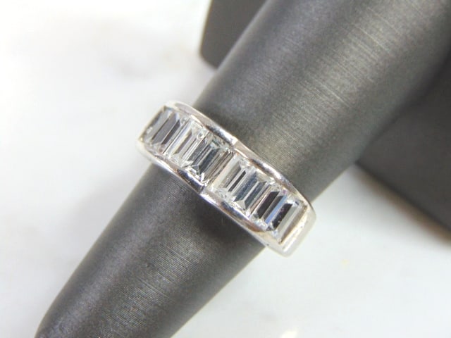 Womens Vintage Estate Sterling Silver CZ Ring (1 of 4)