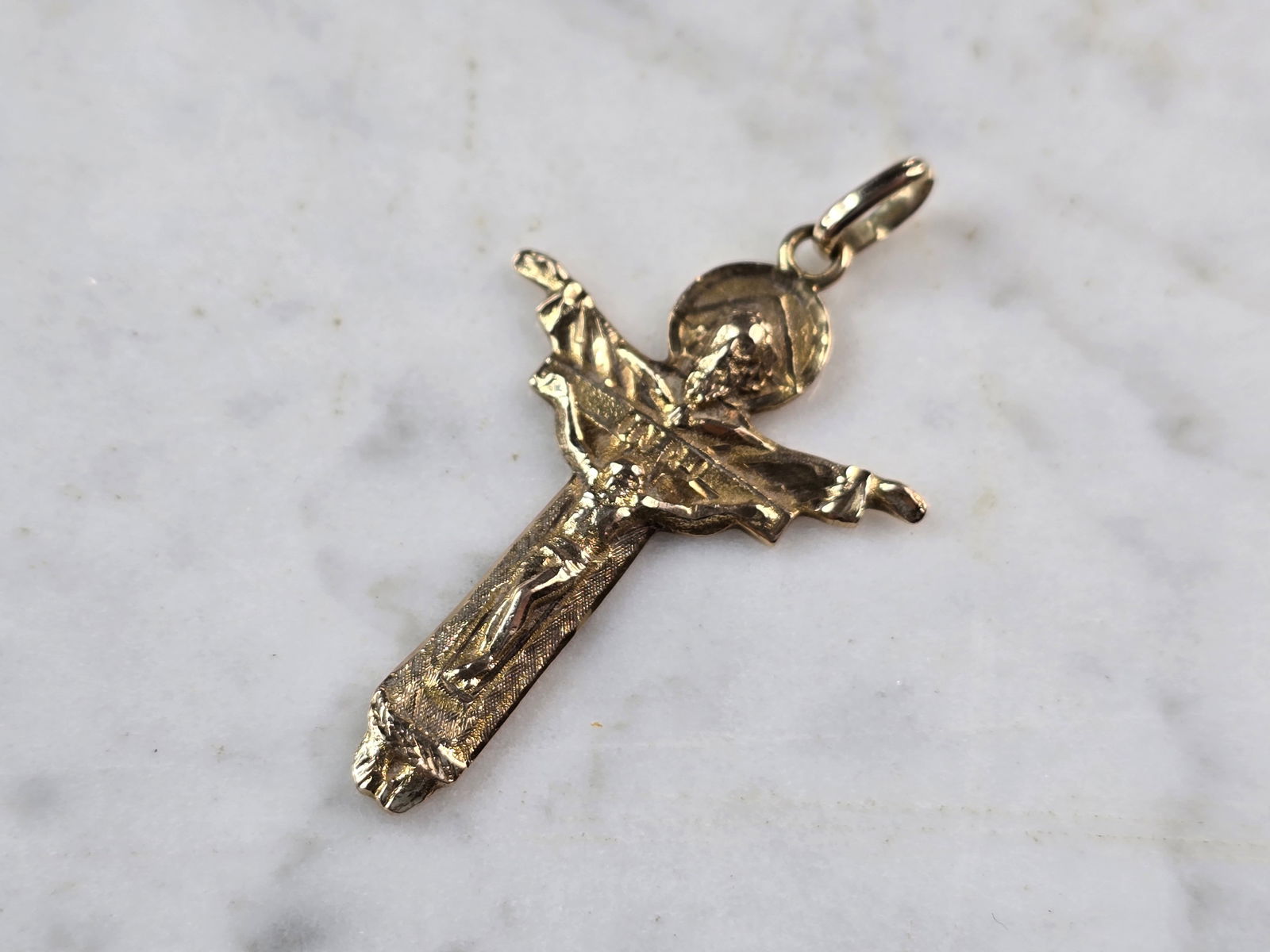 Vintage Estate 10K Yellow Gold Religious Cross Pendant (1 of 4)