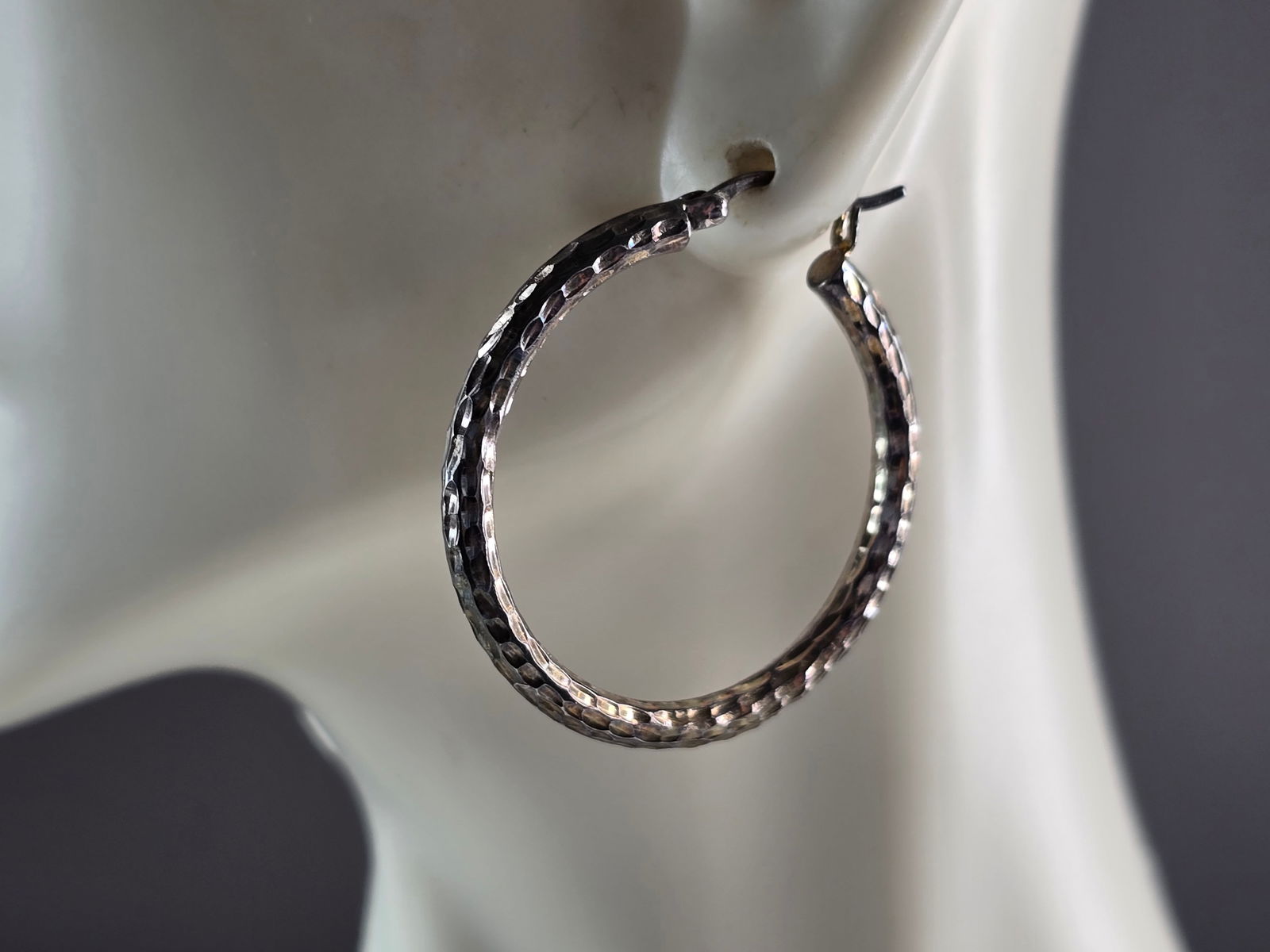 Womens Vintage Estate Sterling Silver Hoop Earrings (1 of 4)