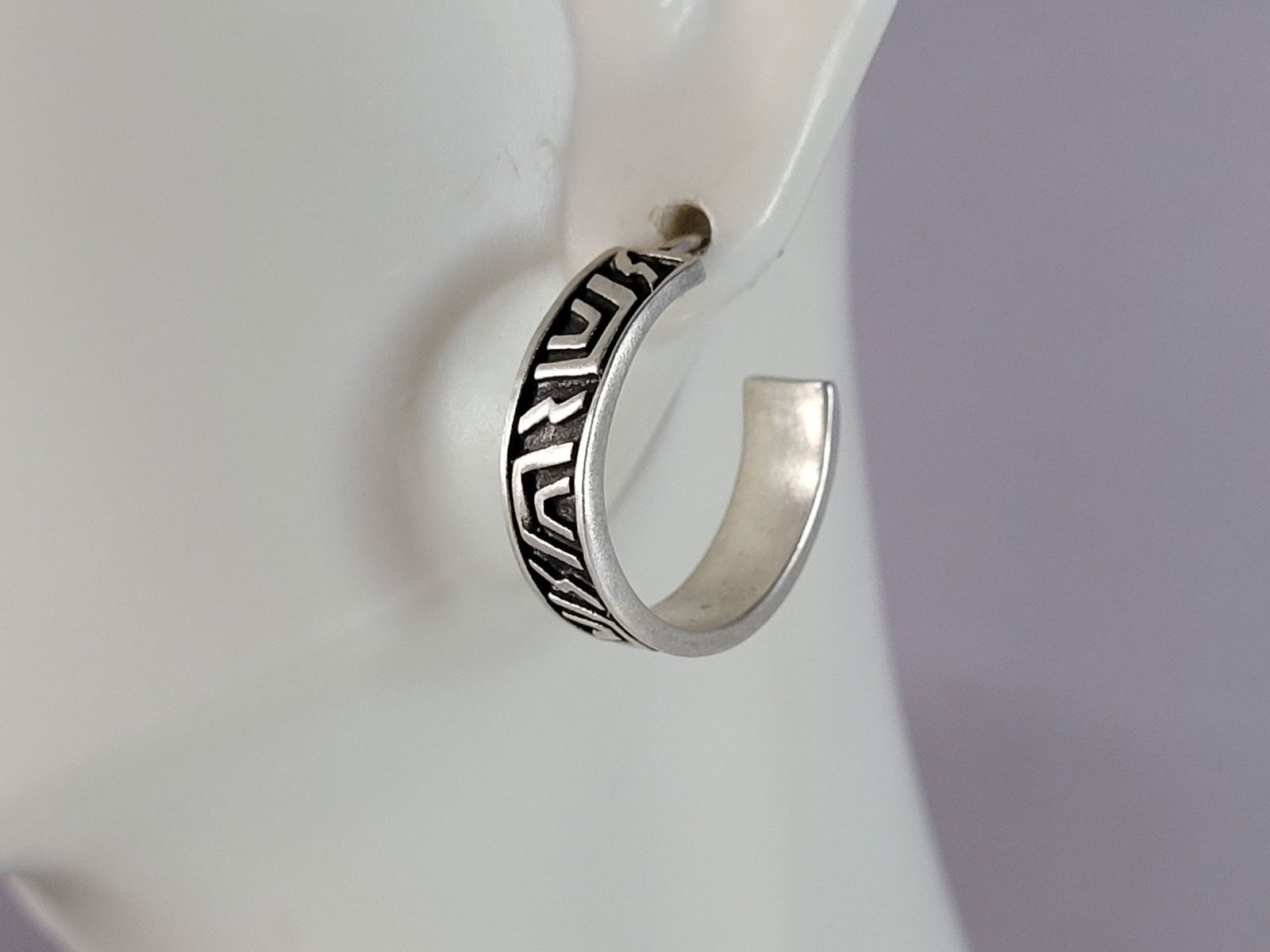 Sterling Silver Fashion Open Hoop Stick Earrings: FOR SALE IS THIS PAIR OF WOMEN'S FINE .925 STERLING SILVER OPEN HOOP STICK EARRINGS. THE EARRINGS WEIGH 6.6g. AND MEASURE 3/4" LONG BY 3/4" WIDE. CONDITION IS VERY NICE. EARRINGS ARE MARKED 925. THEY