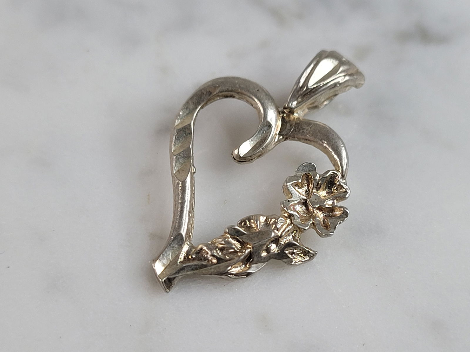 Womens Sterling Silver Floral Heart Pendant (1 of 3)