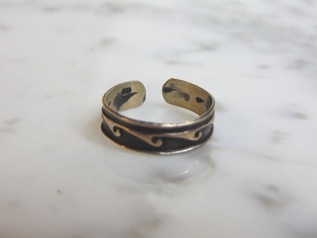 Womens Vintage Sterling Silver Tsunami Wave Toe Ring (1 of 2)