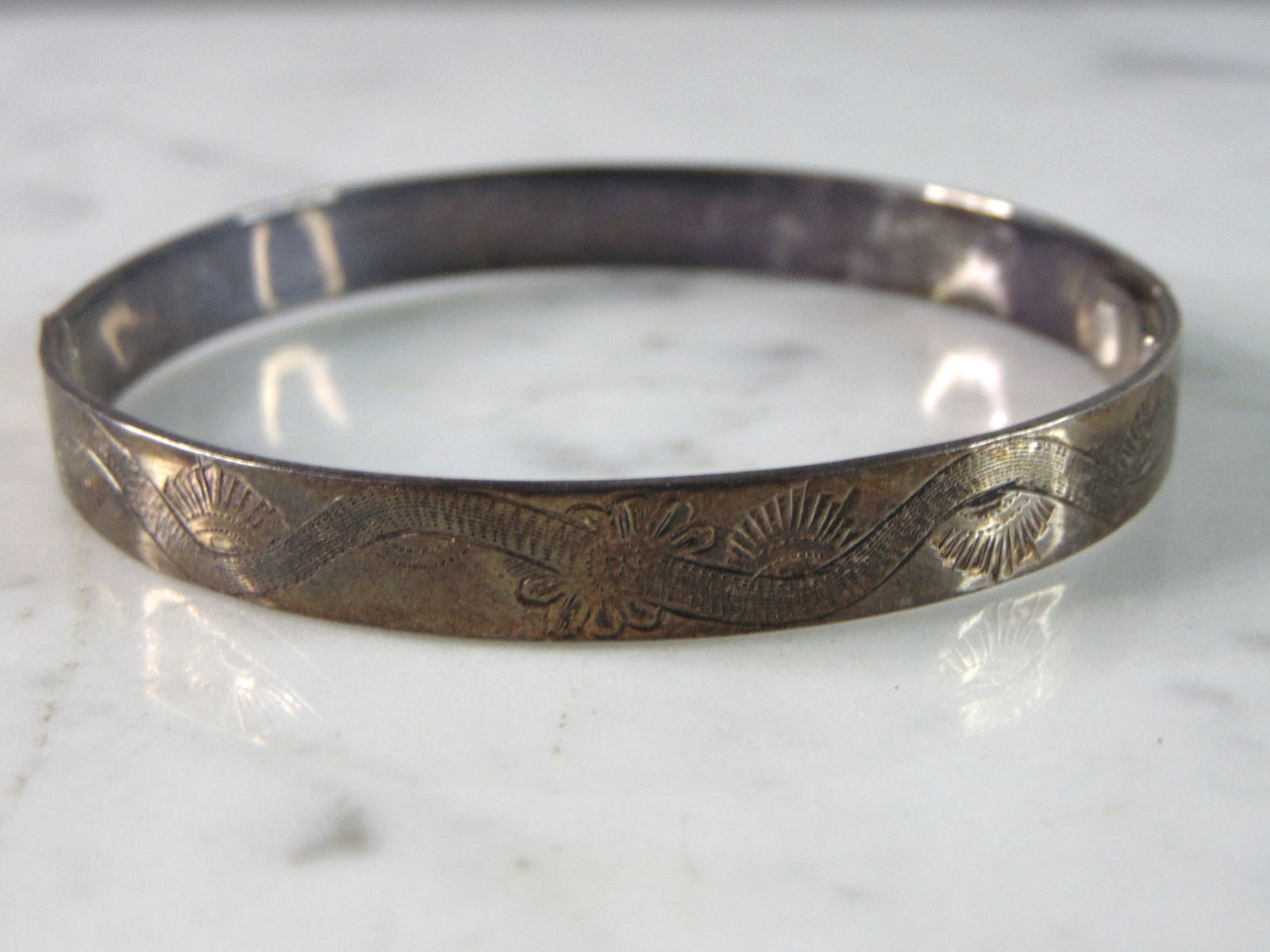 Womens Vintage Estate Sterling Silver Cuff Bracelet (1 of 5)