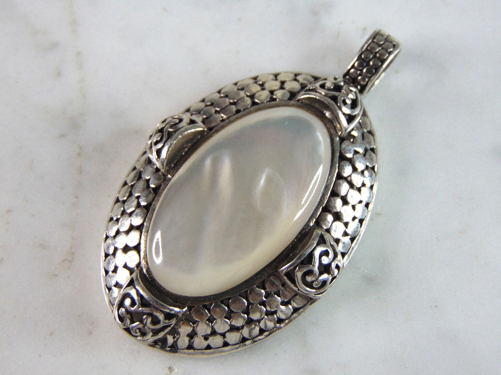 Womens Vintage Estate Sterling Silver M.O.P. Pendant (1 of 2)