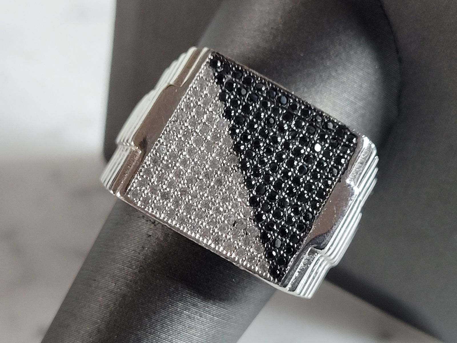 Mens Vintage Estate Sterling Silver CZ Ring (1 of 5)