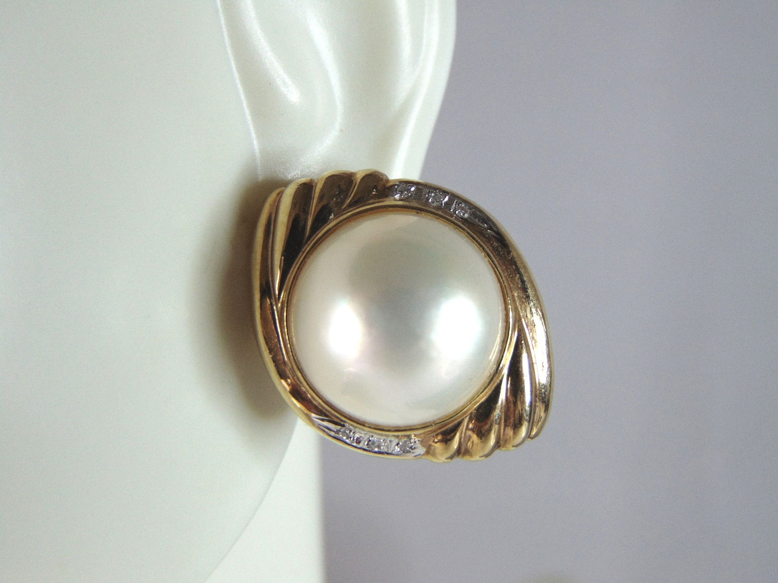 Womens Vintage Estate 14K Yellow Gold Diamond Pearl Earrings (1 of 4)