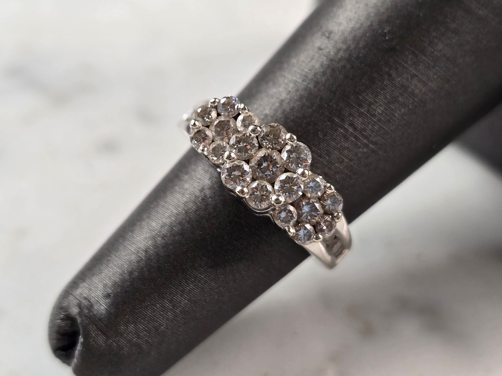 Womens Vintage Estate 10K White Gold Diamond Ring (1 of 6)