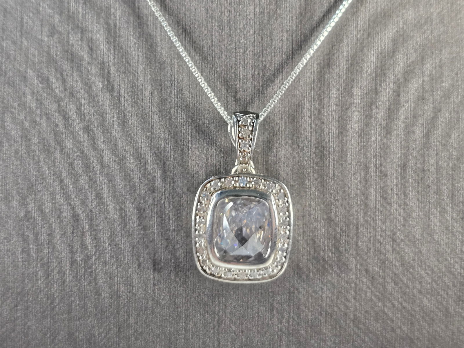 Womens Vintage Estate Sterling Silver CZ Pendant w/ Necklace (1 of 4)