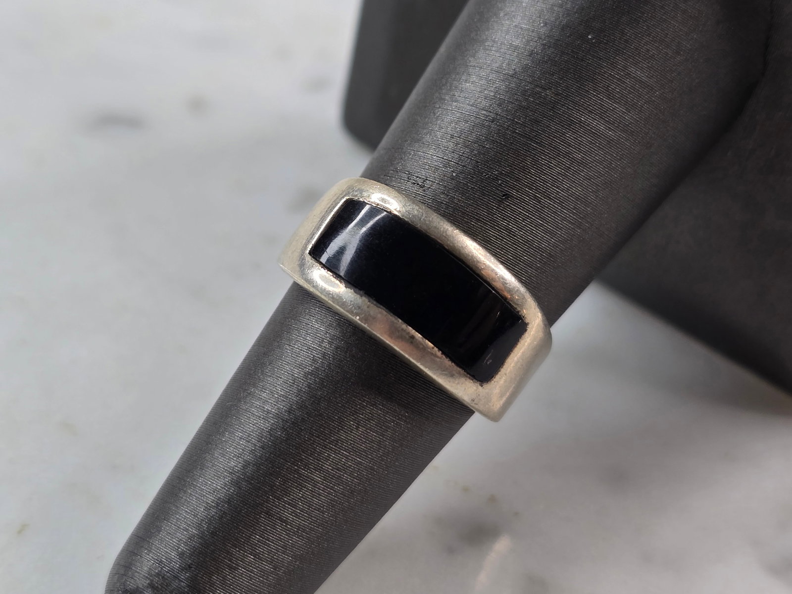 Womens Vintage Estate Sterling Silver Modernist Onyx Ring (1 of 5)