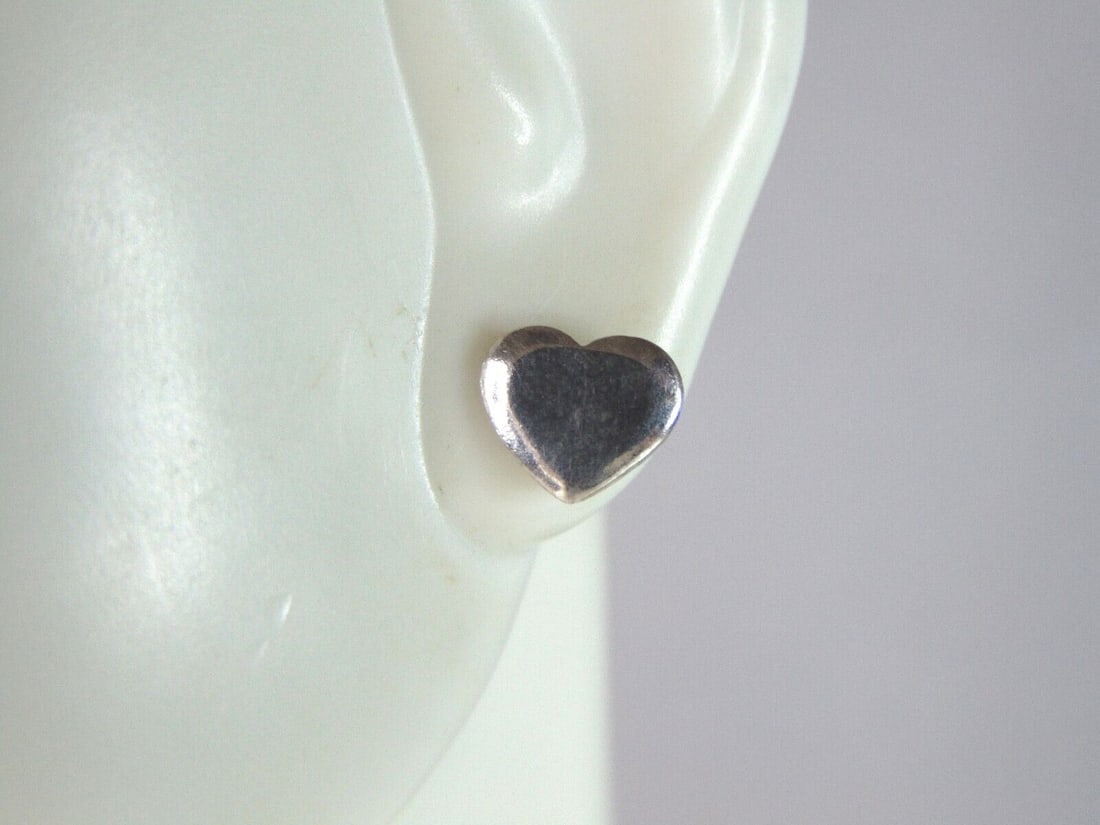 Womens Vintage Estate Sterling Silver Heart Earrings (1 of 3)