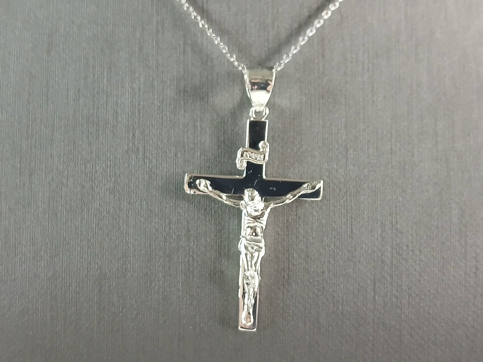 Womens Sterling Silver Religious Cross Pendant Necklace: A VERY NICE STERLING SILVER RELIGIOUS CROSS PENDANT WITH NECKLACE THAT WEIGHS 4.2g. THE PENDANT MEASURES 1 3/4" LONG BY 1" WIDE. THE NECKLACE MEASURES 18" LONG. ANY QUESTIONS PLEASE DONT HESITATE TO A