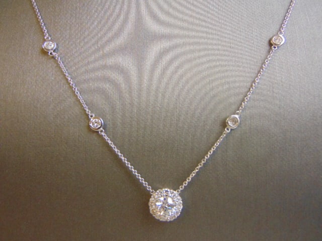 Womens Vintage 14k White Gold Diamond Necklace: FOR SALE IS A WOMENS VINTAGE ESTATE 14K WHITE GOLD ITALIAN NECKLACE, WITH ABOUT 2.0cts OF DIAMONDS. THE CENTER DIAMOND IS ABOUT .85cts, AND IS ABOUT AN E TO G IN COLOR AND AN I2 IN CLARITY. WITH THAT