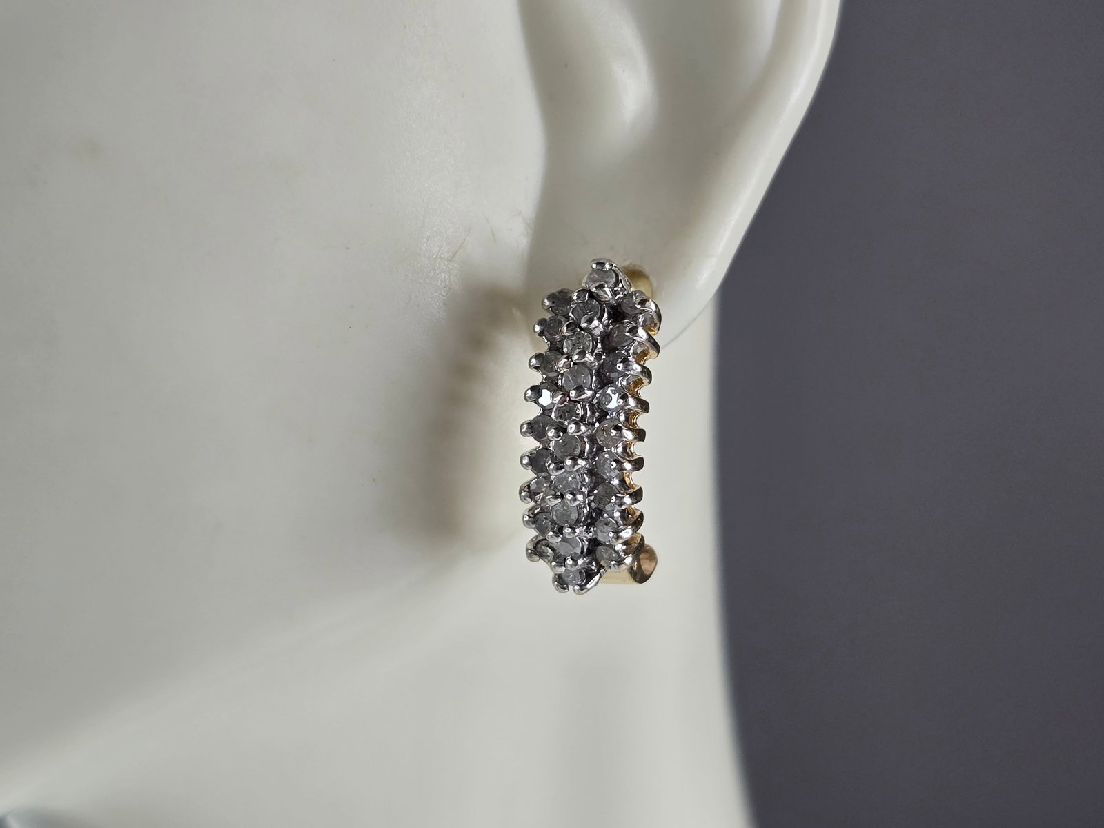 Womens Vintage Estate 10K Yellow Gold Diamond Earrings (1 of 5)