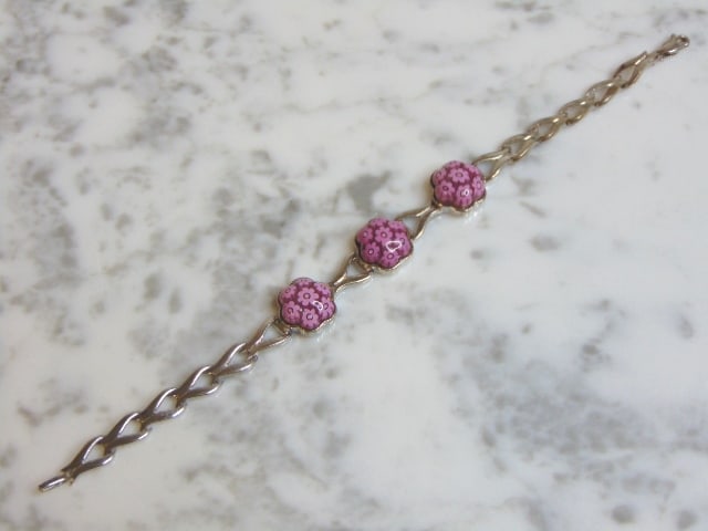 Womens Sterling Silver Flower Millefiori Bracelet: FOR SALE IS A LOVELY VINTAGE ESTATE STERLING SILVER FLOWER MILLEFIORI BRACELET THAT MEASURES 7 1/4" LONG BY 1/2" WIDE AND WEIGHS 12.5g. THIS WOULD MAKE A LOVELY GIFT FOR THAT SOMEONE SPECIAL. ANY QUES