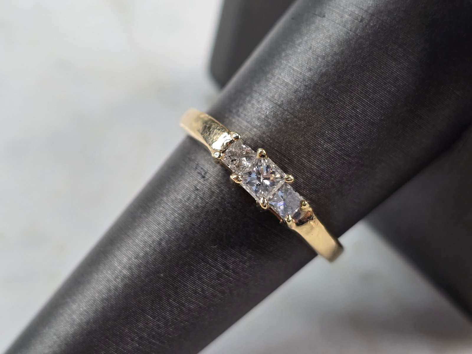Womens Vintage Estate 14K Yellow Gold Diamond Ring (1 of 6)