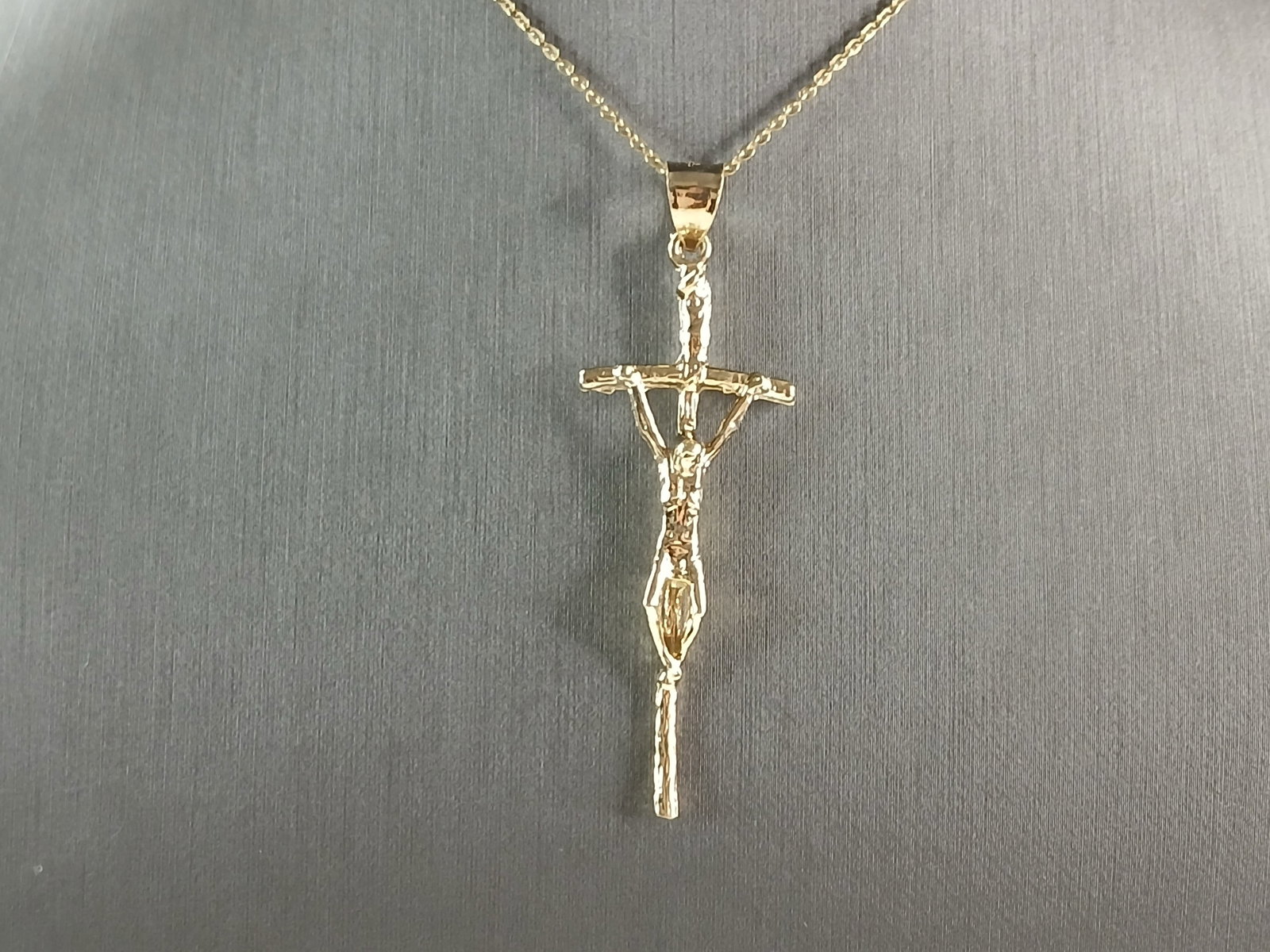 Womens Sterling Silver Gold Tone Religious Cross Pendant Necklace: A VERY NICE STERLING SILVER GOLD TONE RELIGIOUS BRUTALIST CROSS PENDANT WITH NECKLACE THAT WEIGHS 5.1g. THE PENDANT MEASURES 2 1/4" LONG BY 3/4" WIDE. THE NECKLACE MEASURES 18" LONG. ANY QUESTIONS PLE