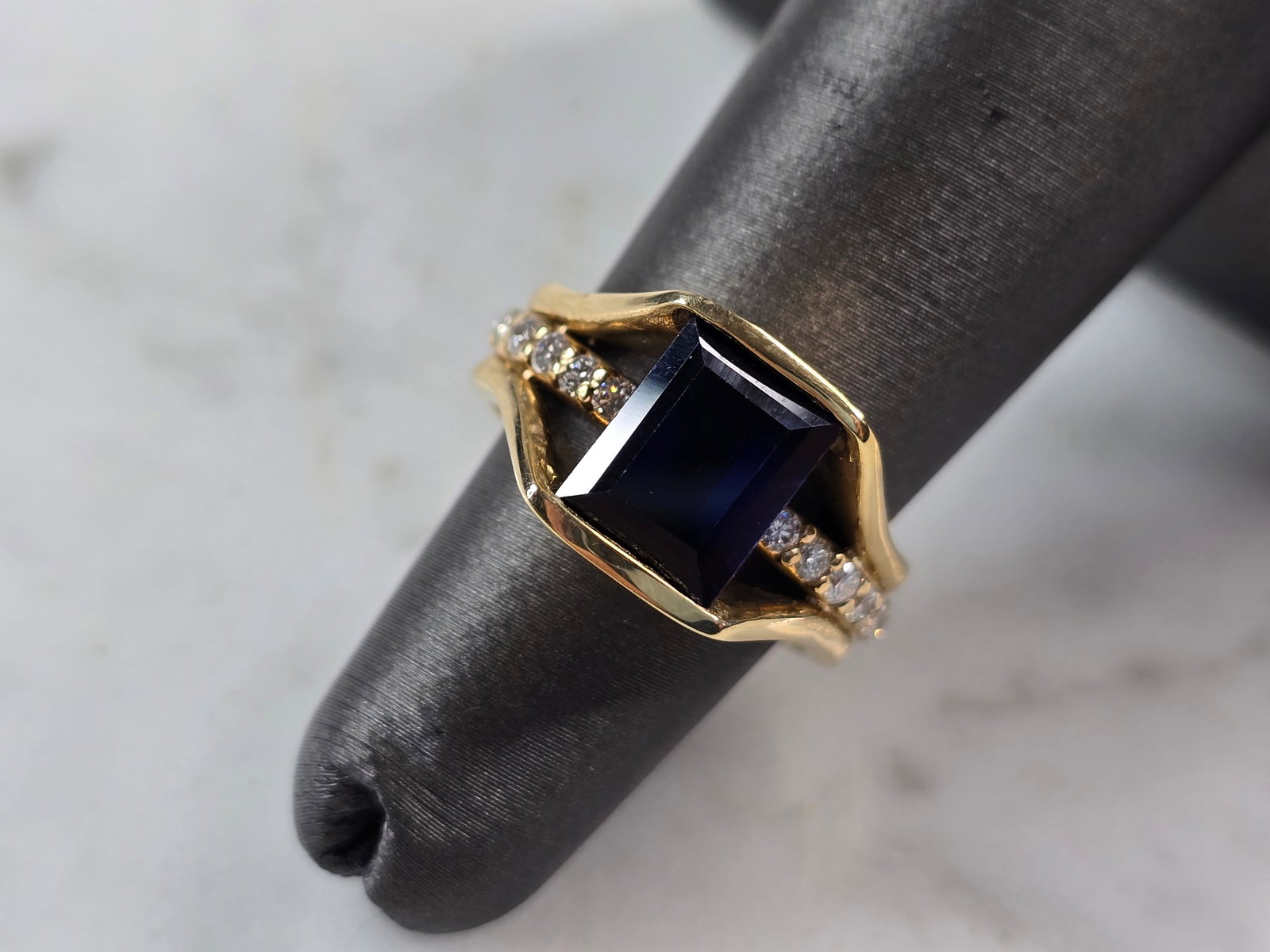 Womens Vintage 14K Gold Sapphire & Diamond Ring (1 of 6)