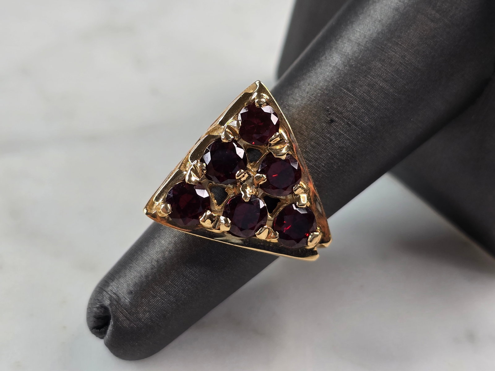 Womens Vintage Estate 14K Yellow Gold Garnet Cocktail Ring (1 of 6)