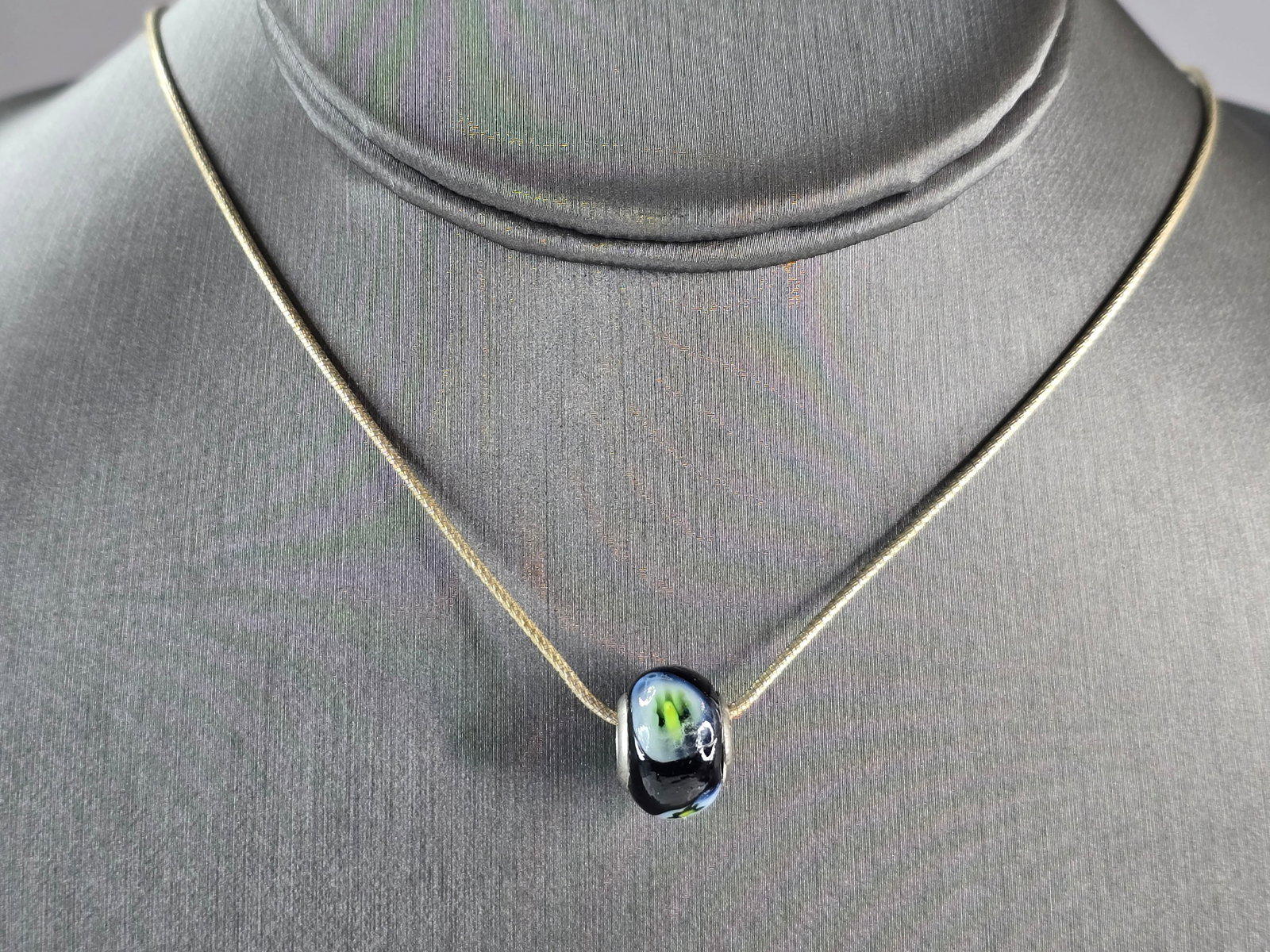 Womens Vintage Estate Sterling Silver Floral Charm Necklace (1 of 5)