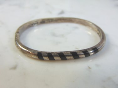 Womens Vintage Sterling Silver Onyx Bangle Bracelet
