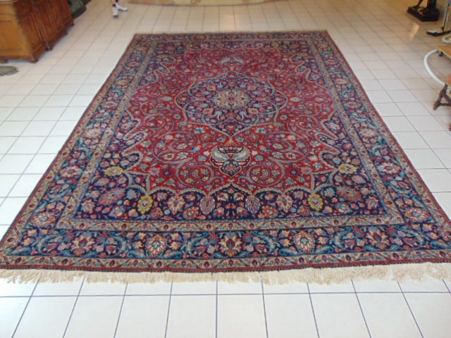 Vintage Estate Antique Handmade Mashad Rug: A BEAUTIFUL VINTAGE ESTATE ANTIQUE HANDMADE MASHAD RUG THAT MEASURES 11' 4" BY 15' 9". RUG IS MADE FROM 100% WOOL. SHIPPING AND HANDLING IS $250 WITHIN THE CONTINENTAL U.S., ALL OUR STATES AND COUNTRI