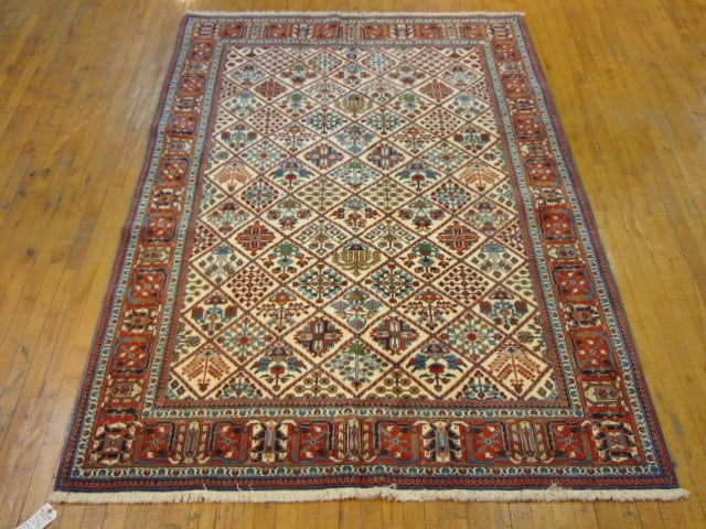 Vintage Estate Decorative Handmade Meymeh Rug: A BEAUTIFUL VINTAGE ESTATE DECORATIVE HANDMADE MEYMEH RUG THAT MEASURES 8' 1" BY 5' 8" . RUG IS MADE FROM 100% WOOL. SHIPPING AND HANDLING IS $60 WITHIN THE CONTINENTAL U.S., ALL OUR STATES AND COUNTR