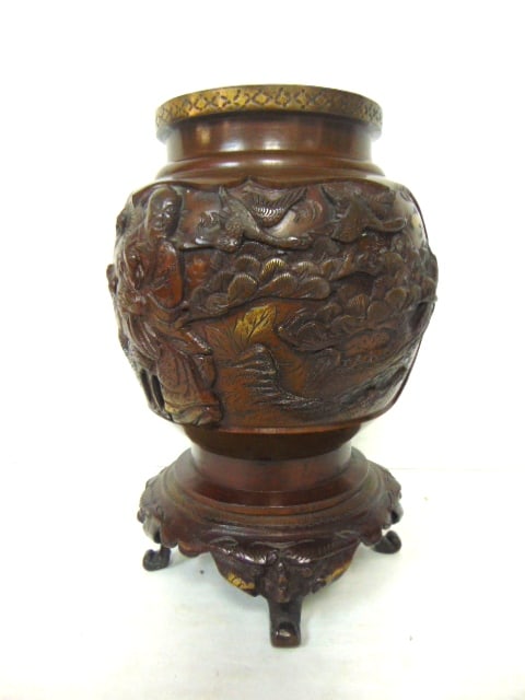 ANTIQUE CHINESE BRONZE CENSER URN VASE W/ CRANES: A FABULOUS ANTIQUE CHINESE BRONZE CENSER URN THAT MEASURES 9 1/4" TALL BY ABOUT 6" WIDE. PIECE IS IN FABULOUS CONDITION . BOTTOM JUST HAS SOME STICKER RESIDUE. PIECE HAS INCREDIBLE DETAIL THROUGHOUT. 