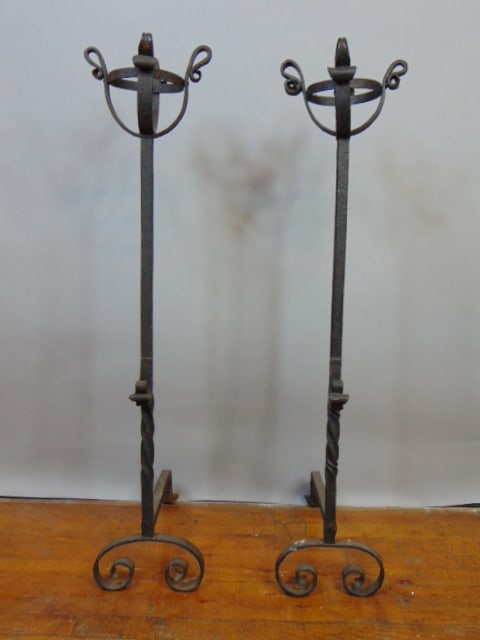 ARTS & CRAFTS WROUGHT IRON ANDIRONS YELLIN ? (1 of 6)