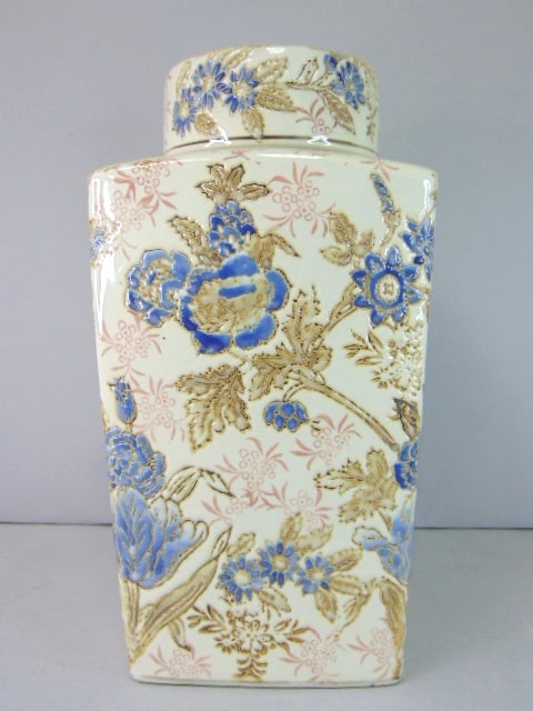 Decorative Chinese Porcelain Floral Temple Jar Urn Vase (1 of 7)