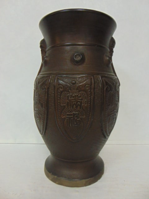 VINTAGE JAPANESE ASIAN NIPPON VASE: A LOVELY VINTAGE JAPANESE NIPPON VASE THAT MEASURES 12 1/4" TALL BY ABOUT 7" WIDE. CONDITION IS GOOD BUT IT DOES HAVE SOME BLEMISHES ALONG THE BASE.
