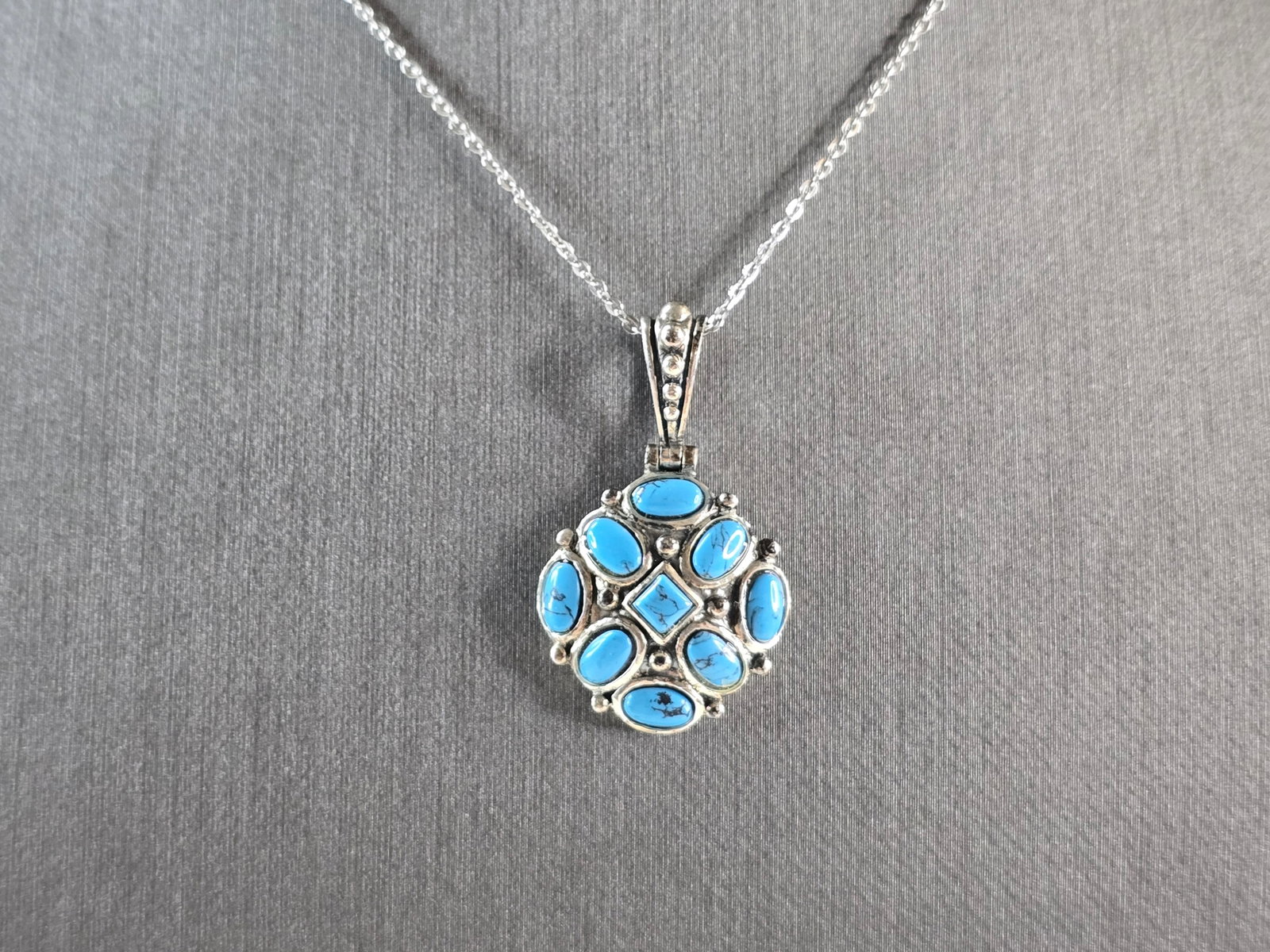 Womens Vintage Estate Sterling Silver Turquoise Pendant & Necklace (1 of 4)