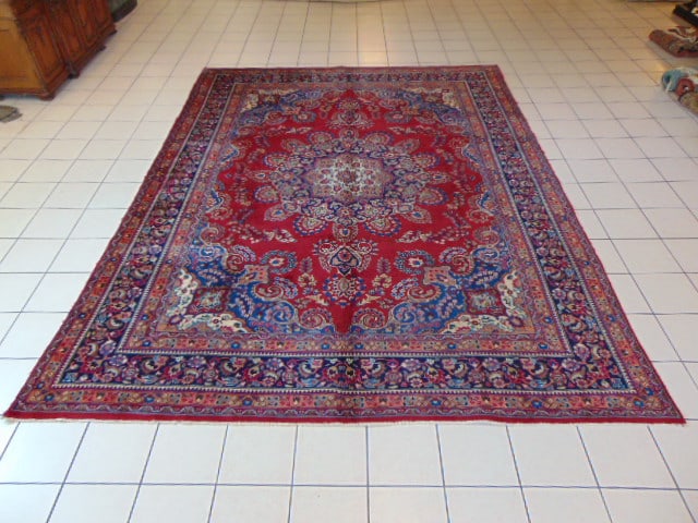 Vintage Estate Handmade Middle Eastern Rug: A BEAUTIFUL VINTAGE ESTATE HANDMADE HANDKNOTTED MIDDLE EASTERN JABZEKAR RUG THAT MEASURES 9' 7" BY 12' 8". RUG IS MADE FROM 100% WOOL. IF THERE ARE ANY ISSUES PLEASE CONTACT US, WE'RE ALWAYS HAPPY TO 