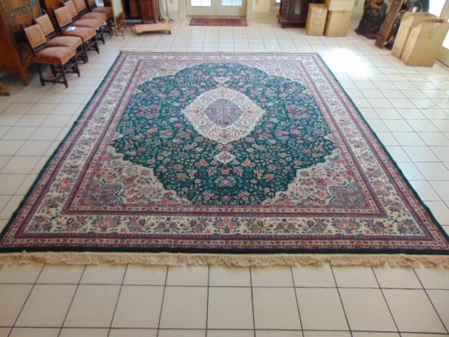Vintage Estate Decorative Handmade Chinese Rug: A BEAUTIFUL VINTAGE ESTATE DECORATIVE HANDMADE CHINESE RUG THAT MEASURES 12' BY 15' . RUG IS MADE FROM 100% WOOL. NO EXTRA PICTURES WILL BE TAKEN AS IT IS TOO HARD TO GET TO THE RUGS WE ARE SORRY, WOU