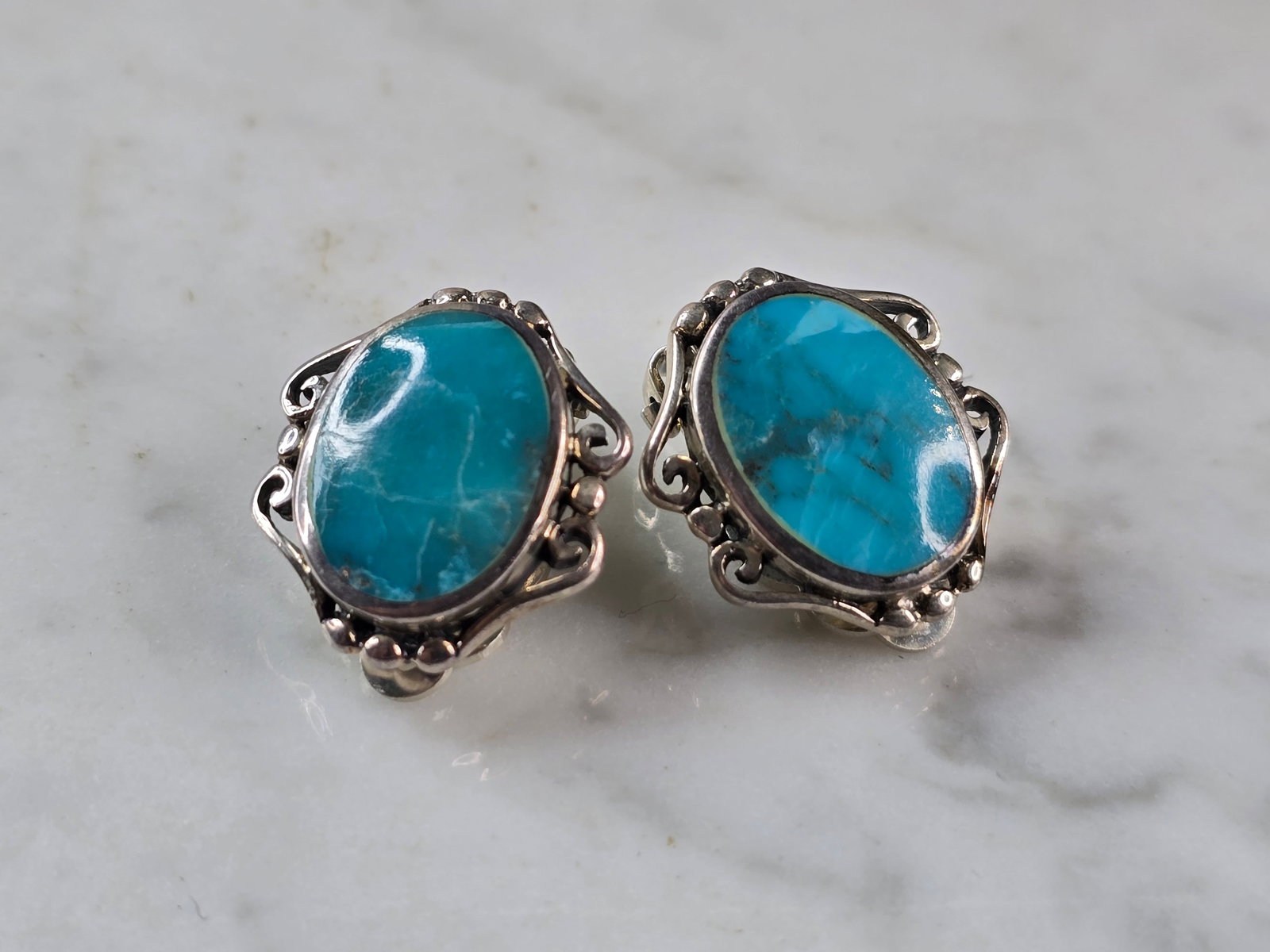 Womens Vintage Estate Sterling Silver Turquoise Clip On Earrings (1 of 3)