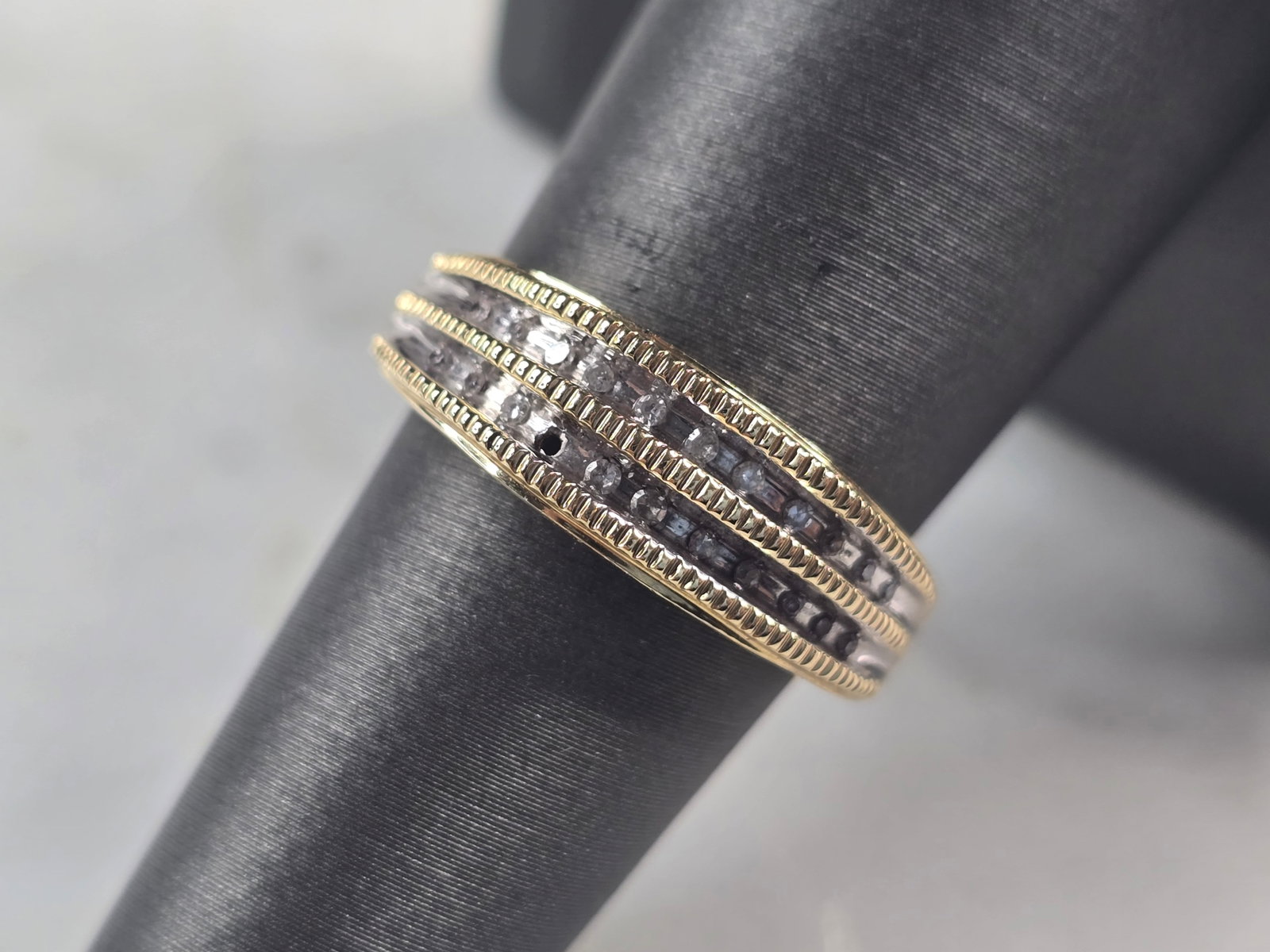 Womens Vintage Estate 10K Yellow Gold Diamond MOM Heart Ring (1 of 7)