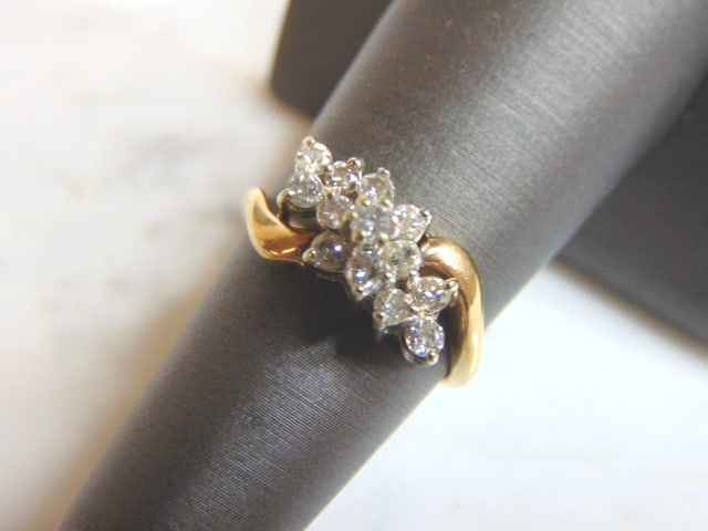 Vintage Womens 14K Yellow Gold Diamond Cluster Ring (1 of 4)